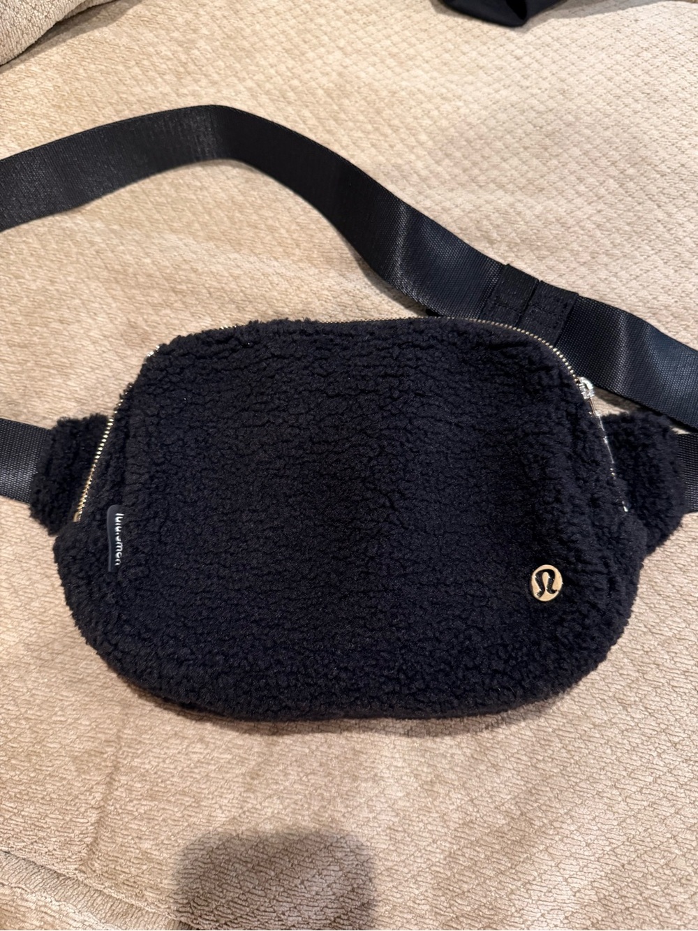 lululemon athletica Black Sherpa Crossbody Belt Bag